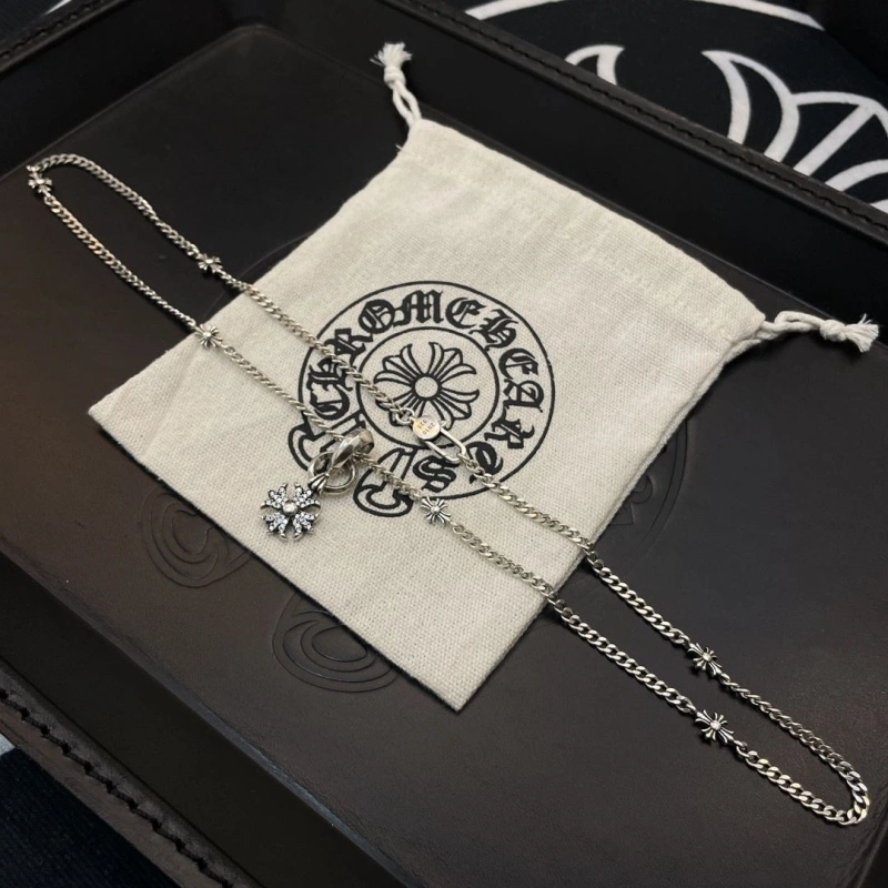 UrbanStyle Chrxmx Hxxrts Necklaces 298367