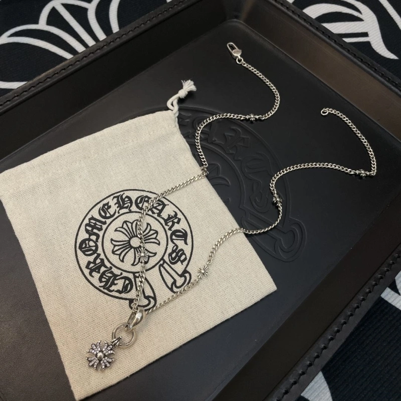 UrbanStyle Chrxmx Hxxrts Necklaces 298367