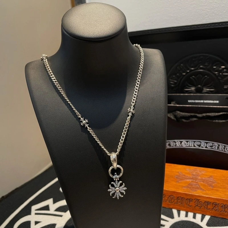 UrbanStyle Chrxmx Hxxrts Necklaces 298367