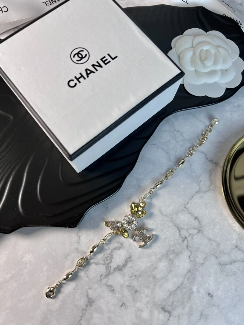 Bright Chxnxl Bracelets 290688