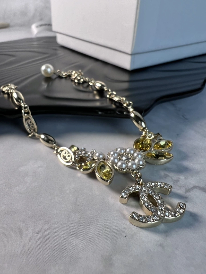 Bright Chxnxl Bracelets 290688