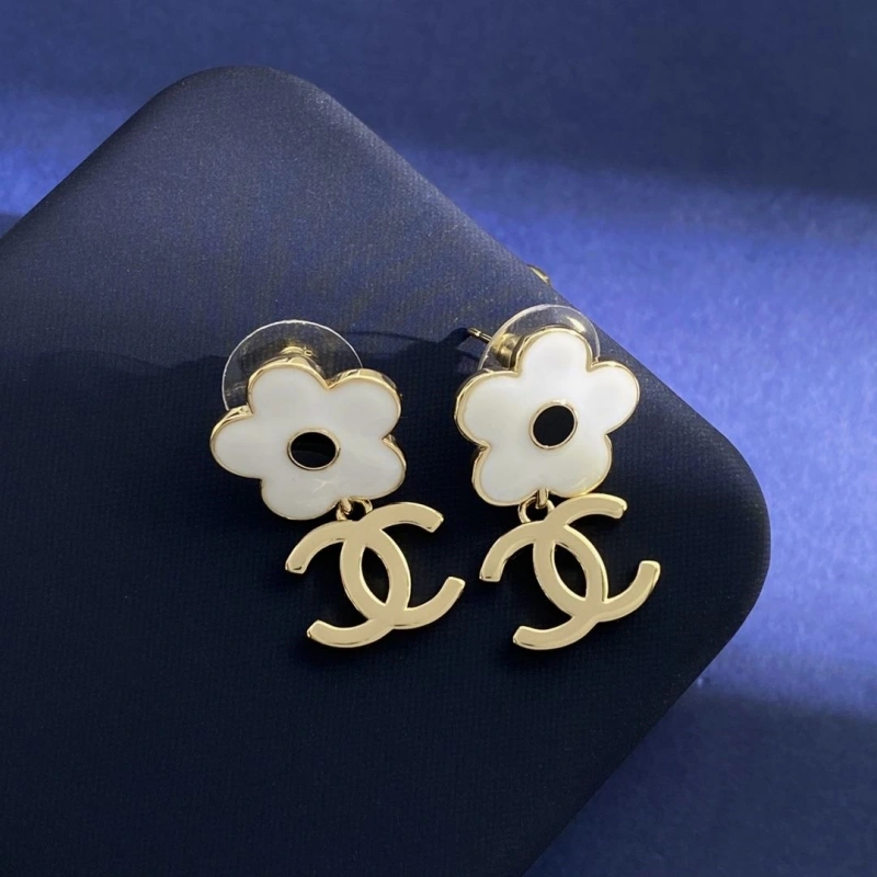 Sophisticated Chxnxl Earrings 289799