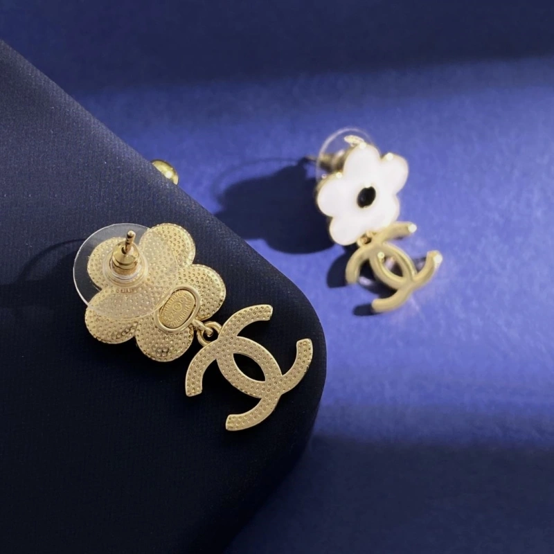 Sophisticated Chxnxl Earrings 289799