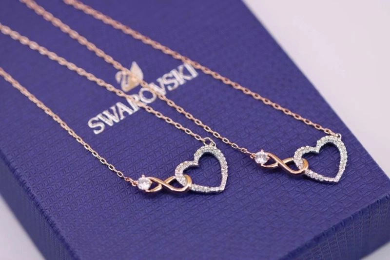 Swxrxvski Necklaces Vibrant 315391