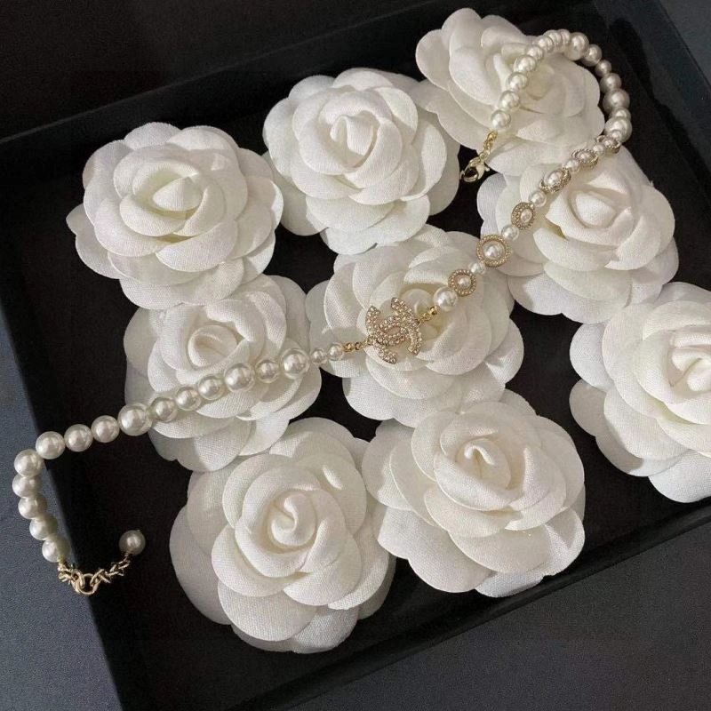 Stylish Chxnxl Necklaces 293403