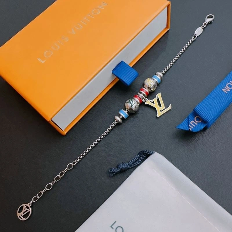 Trendsetting LX Necklaces 312411