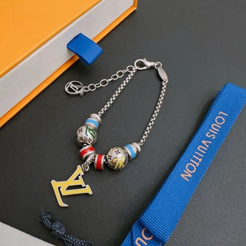 Trendsetting LX Necklaces 312411