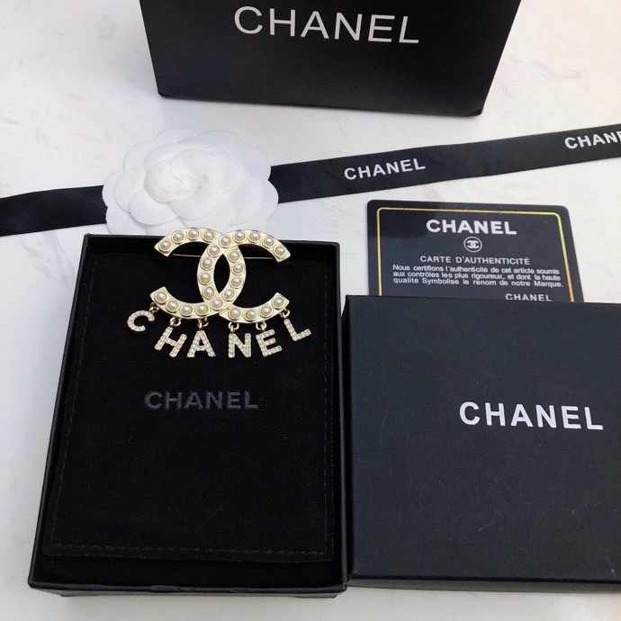 StreetReady Chxnxl Brooches 293602