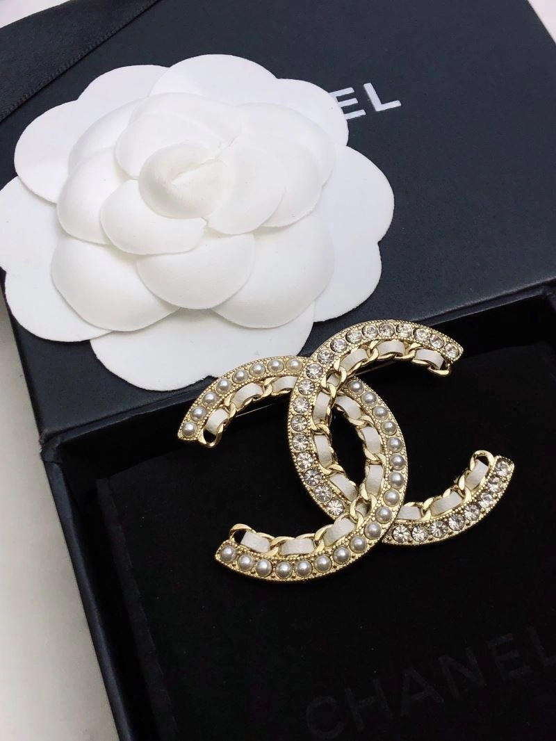 Stylish Chxnxl Brooches 293601