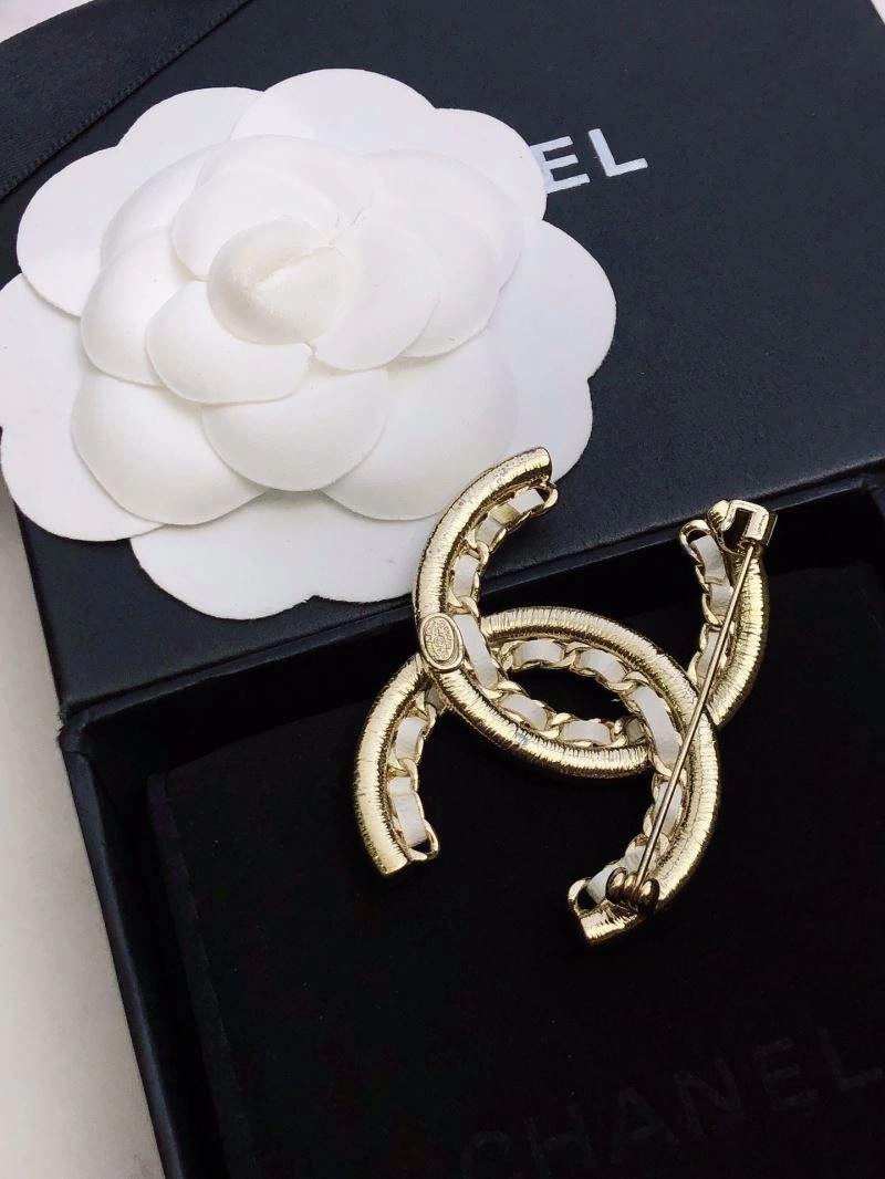 Stylish Chxnxl Brooches 293601