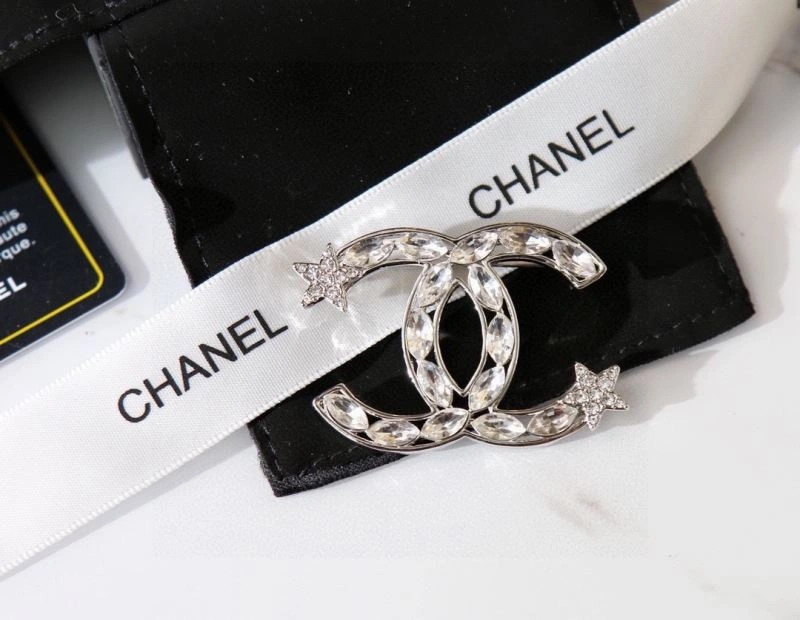 Sleek Chxnxl Brooches 293589