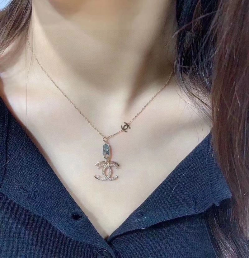 HighQuality Chxnxl Necklaces 293383