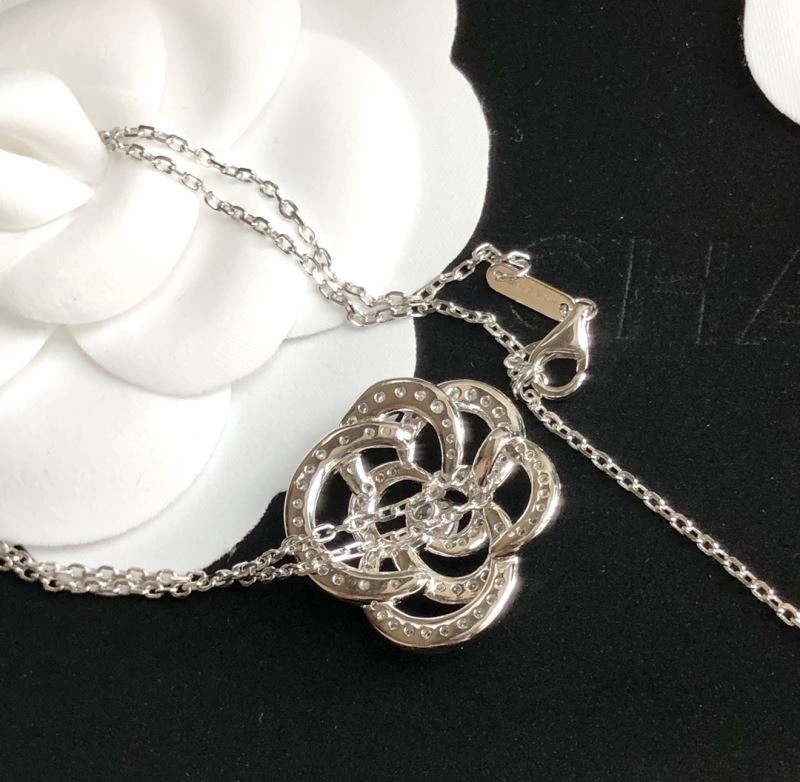Resilient Chxnxl Necklaces 293348