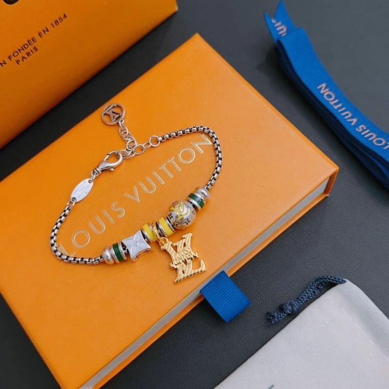 Fashionable LX Necklaces 312352