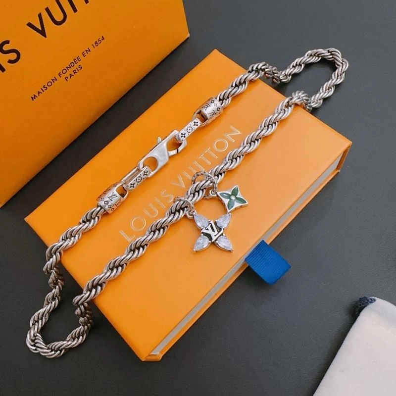 Practical LX Necklaces 312331