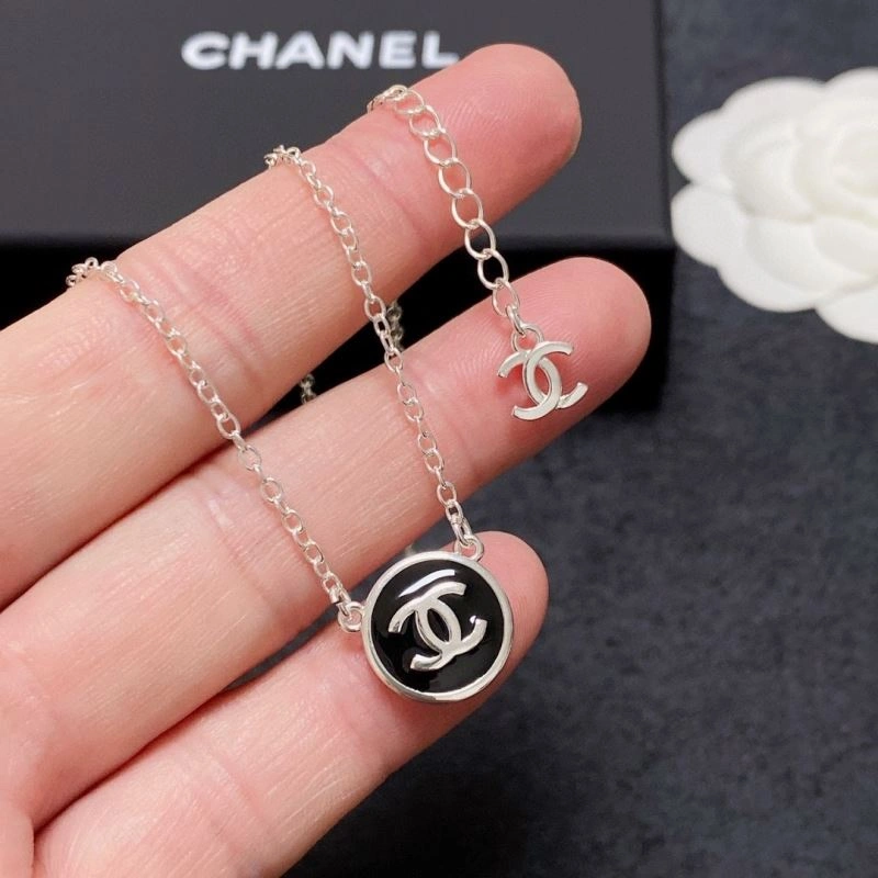 Sophisticated Chxnxl Necklaces 293344