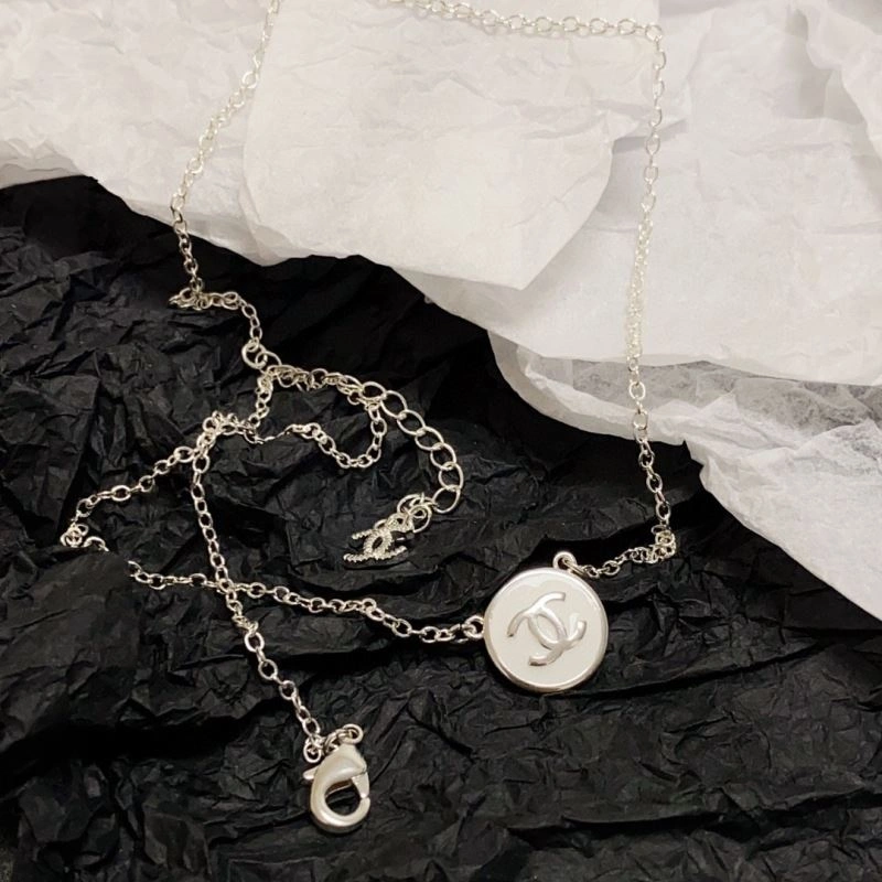 Affordable Chxnxl Necklaces 293337