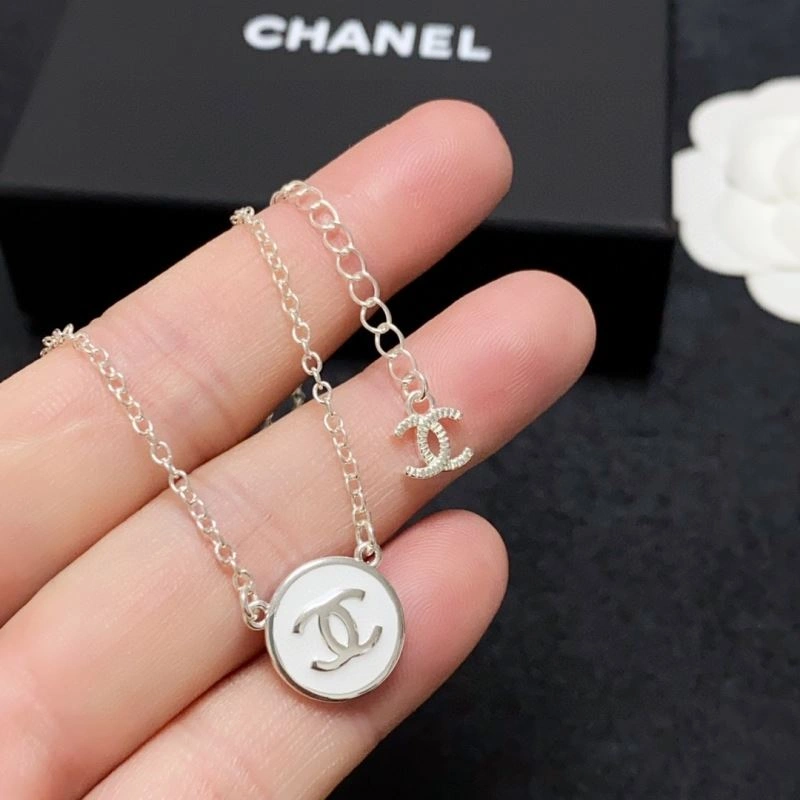 Affordable Chxnxl Necklaces 293337