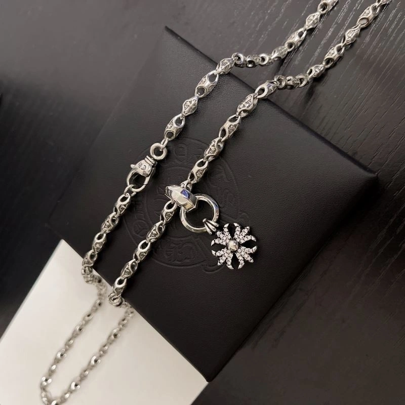 EyeCatching Chrxmx Hxxrts Necklaces 301723