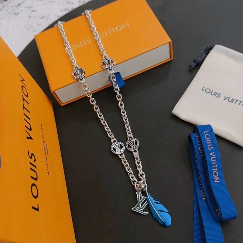 Sleek LX Necklaces 312327