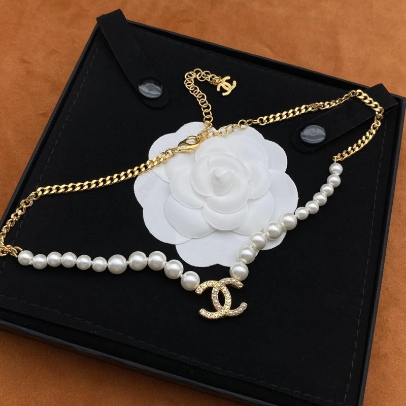 Sophisticated Chxnxl Necklaces 293332
