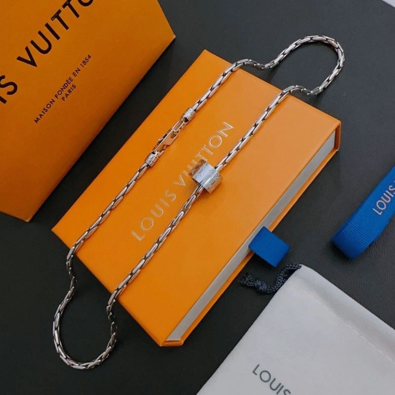 Durable LX Necklaces 312309