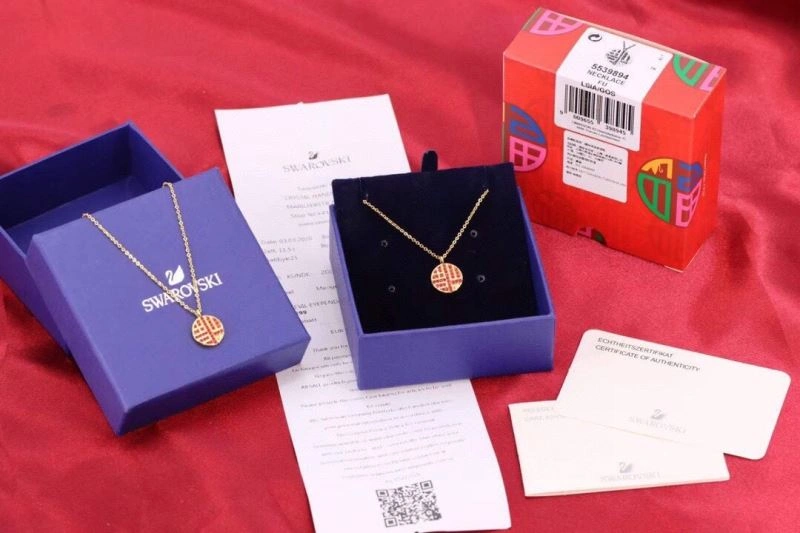 Swxrxvski Necklaces Compact 315352