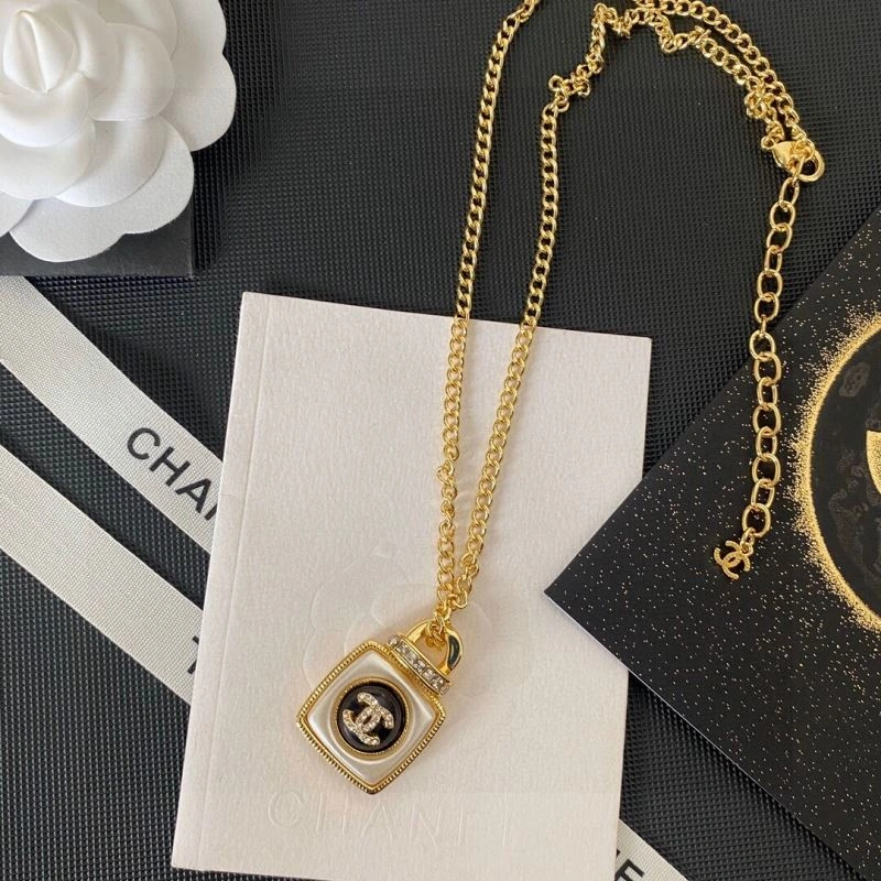 Affordable Chxnxl Necklaces 293331