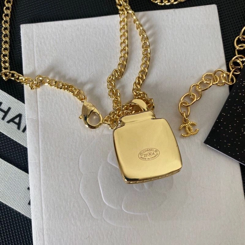 Affordable Chxnxl Necklaces 293331
