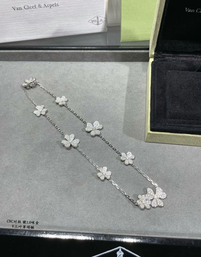 EyeCatching Chxnxl Necklaces 293329