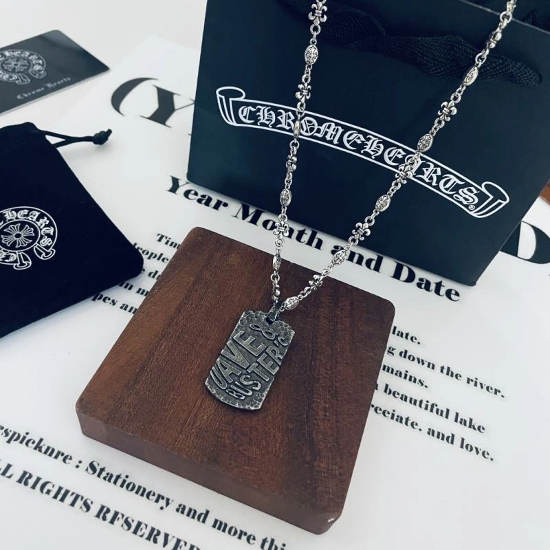 GoAnywhere Chrxmx Hxxrts Necklaces 301709