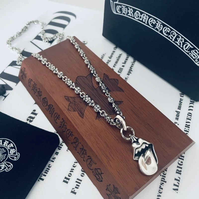 Chrxmx Hxxrts Necklaces Resilient 301706