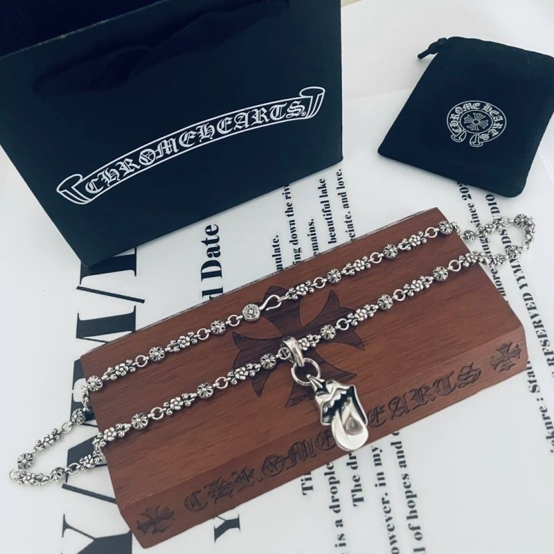 Chrxmx Hxxrts Necklaces Resilient 301706