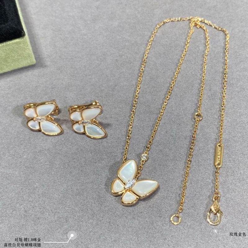 Timeless Chxnxl Necklaces 293296