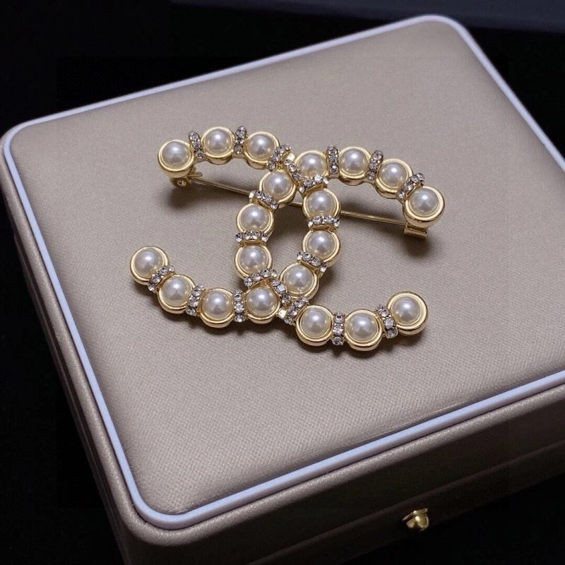 NewStyle Chxnxl Brooches 293548