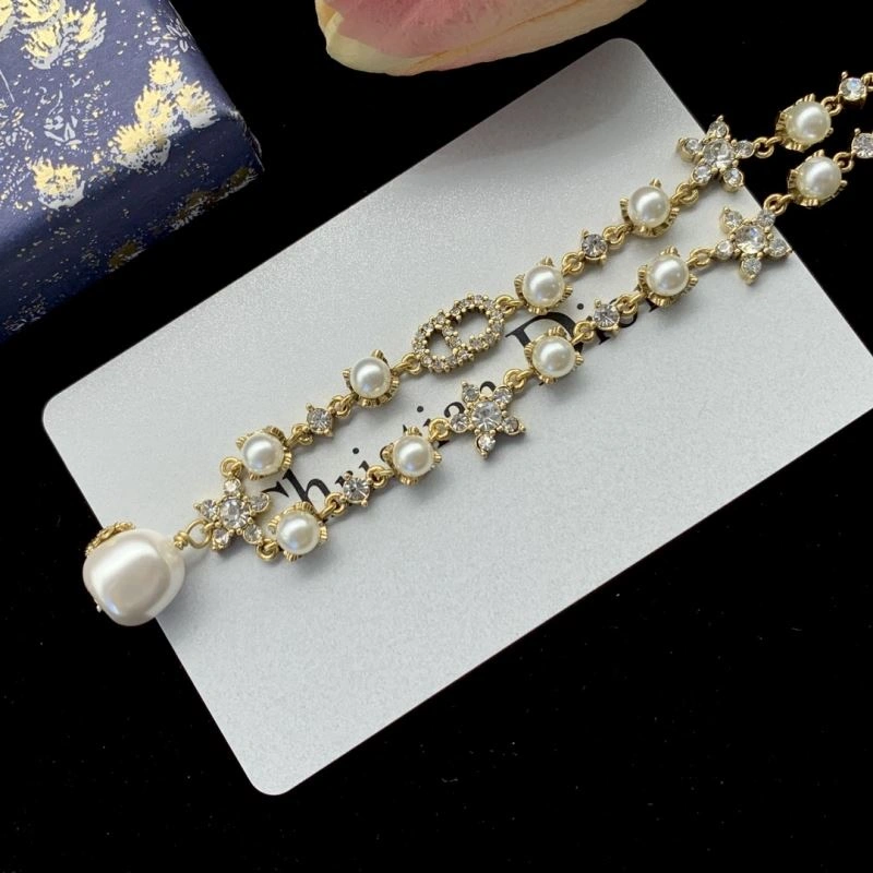 Fashionable Christian Dxxr Necklaces 295579
