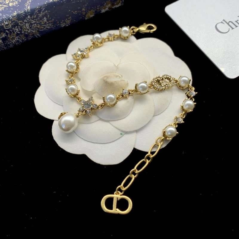 Fashionable Christian Dxxr Necklaces 295579