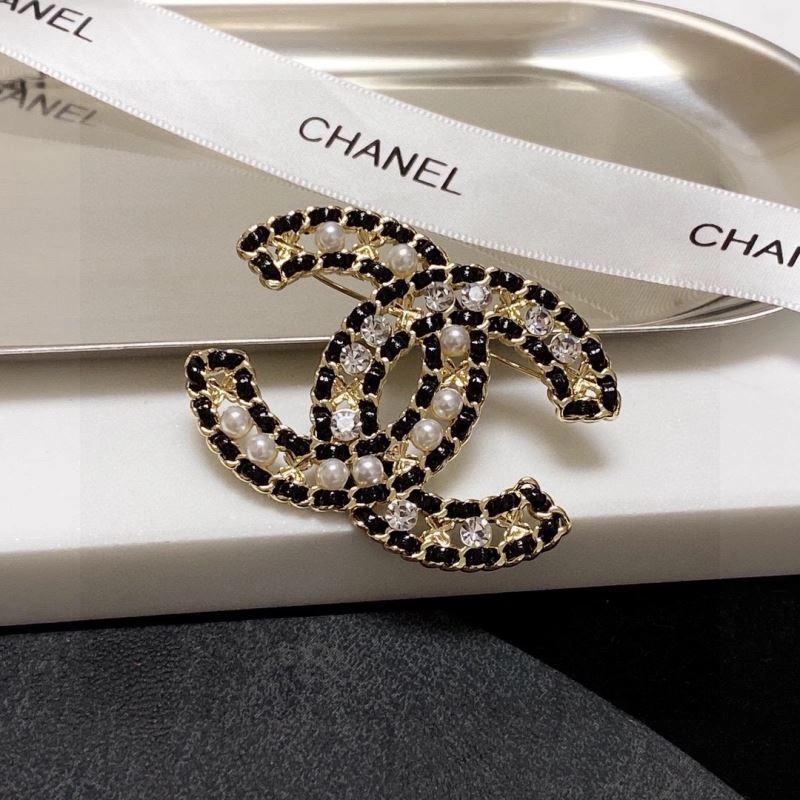 ModernLook Chxnxl Brooches 293543