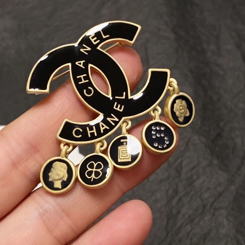 TopPick Chxnxl Brooches 293532