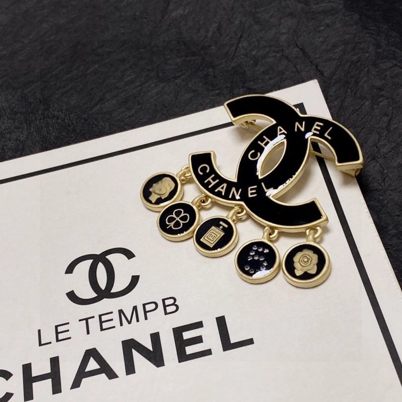 TopPick Chxnxl Brooches 293532