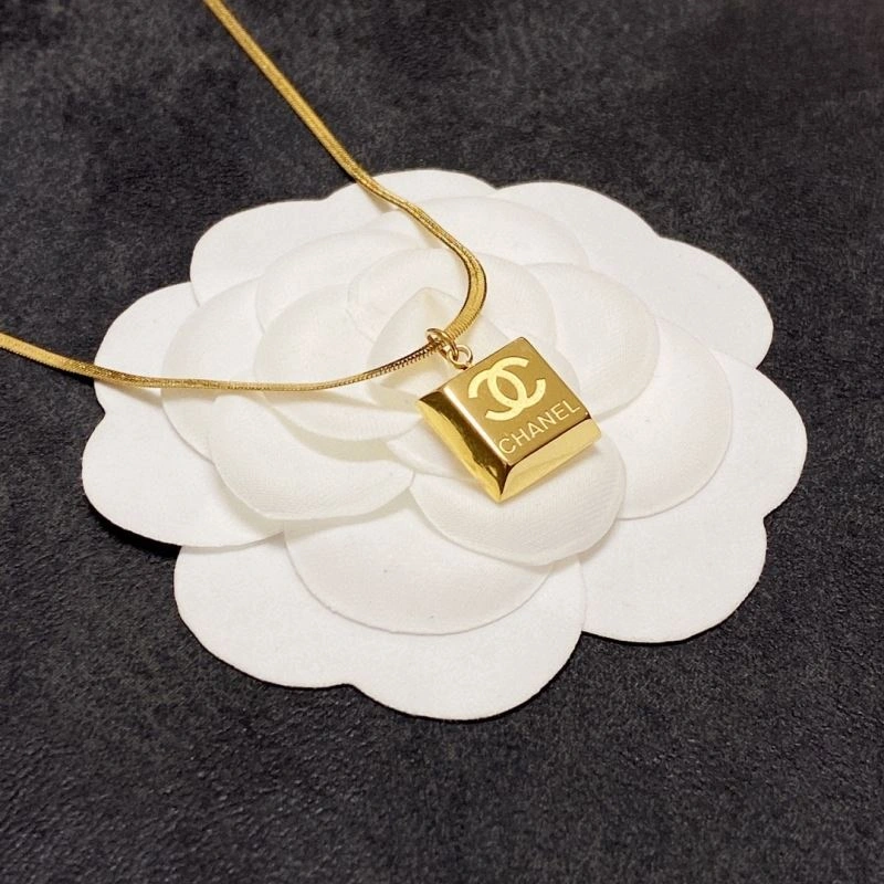 UrbanStyle Chxnxl Necklaces 293267