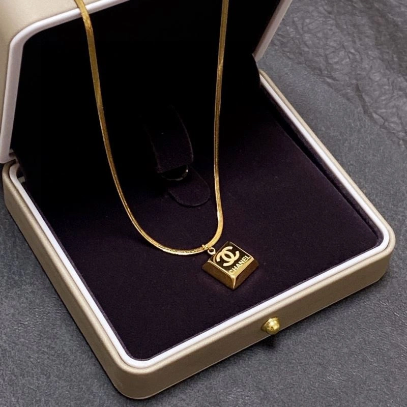 UrbanStyle Chxnxl Necklaces 293267