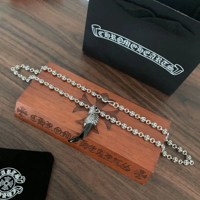 GoodFit Chrxmx Hxxrts Necklaces 301643