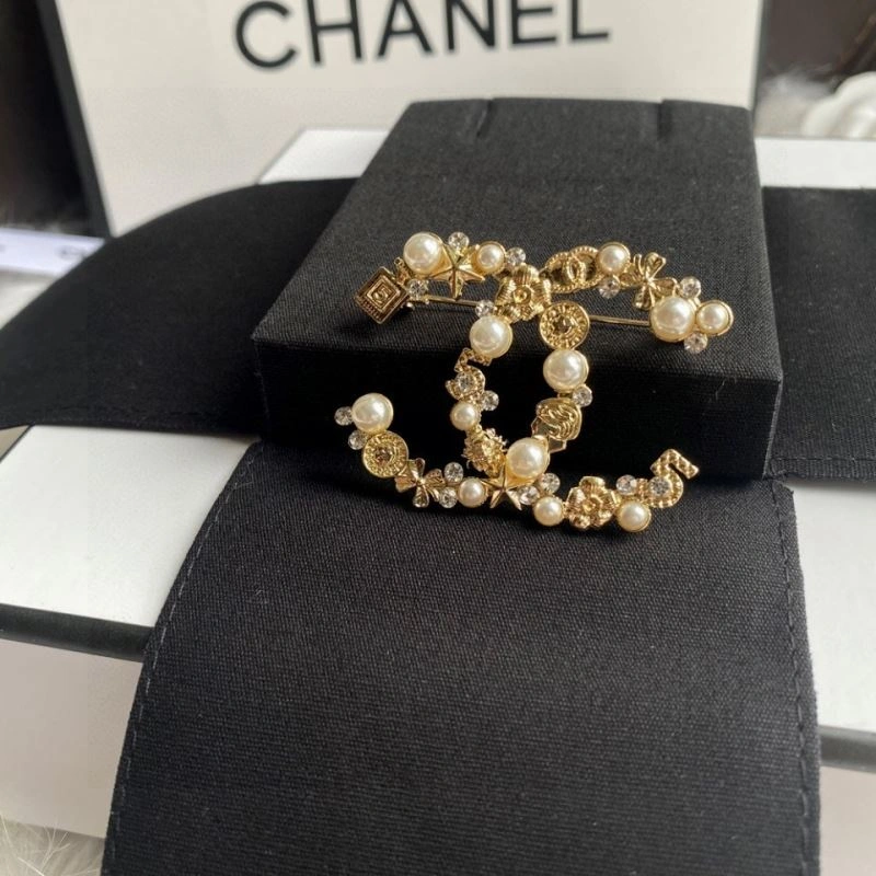 Chxnxl Brooches Practical 293545