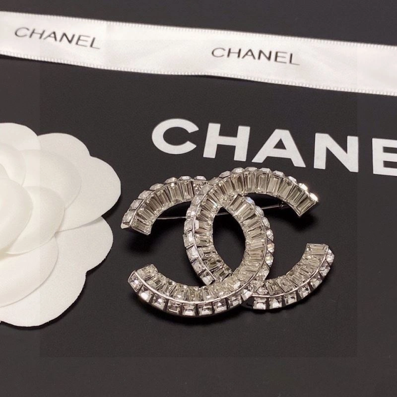 Cozy Chxnxl Brooches 293531