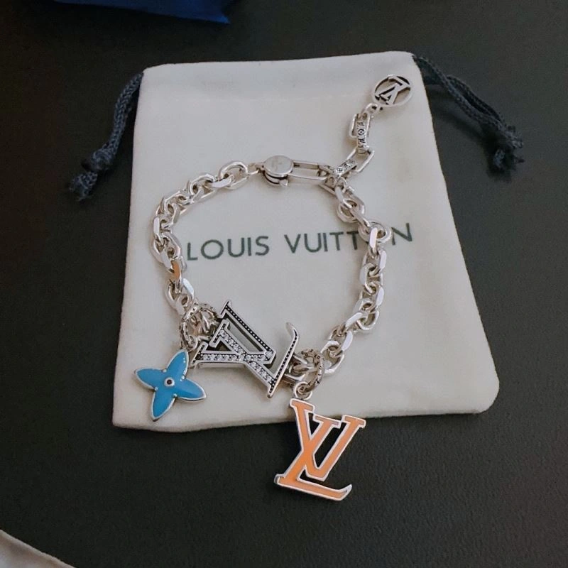 Durable LX Necklaces 312234