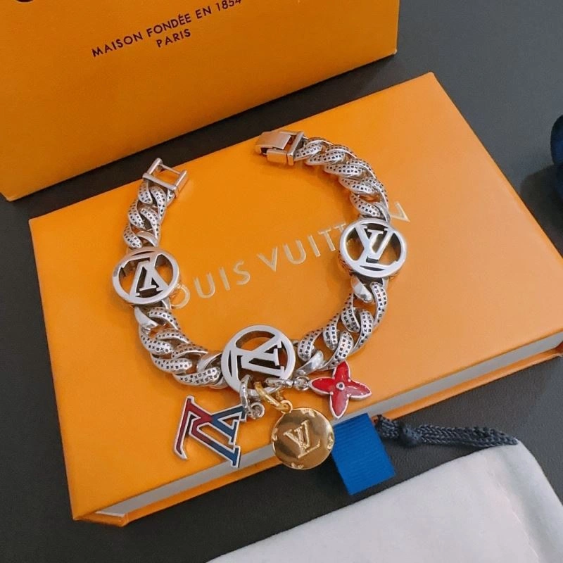 Durable LX Necklaces 312242
