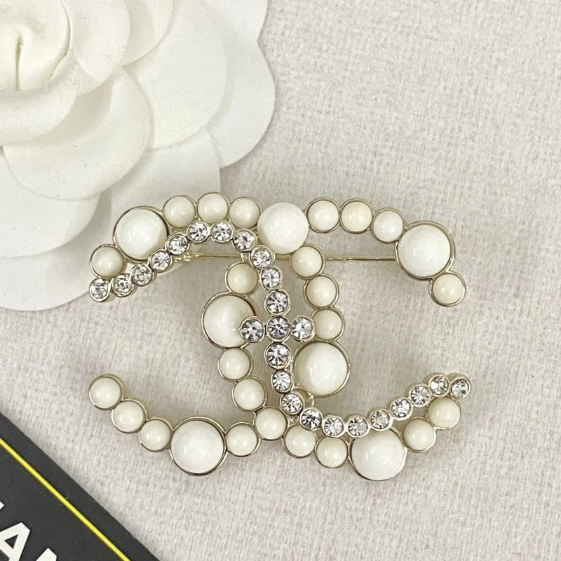 ModernLook Chxnxl Brooches 293535