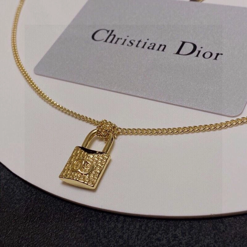 Christian Dxxr Necklaces Stylish 295570