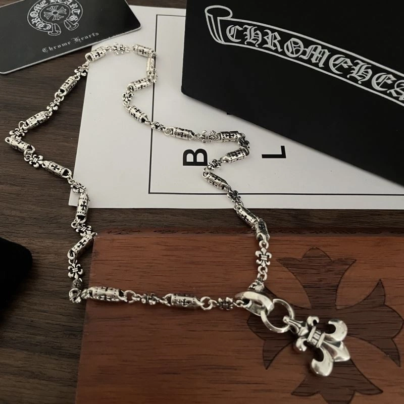 Stylish Chrxmx Hxxrts Necklaces 301612